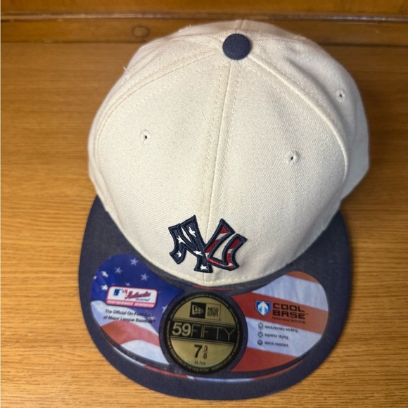 Yankees 59Fifty Hat Size 7 3/8 – White Canvas w/ American Flag & Sticker - Picture 5 of 5